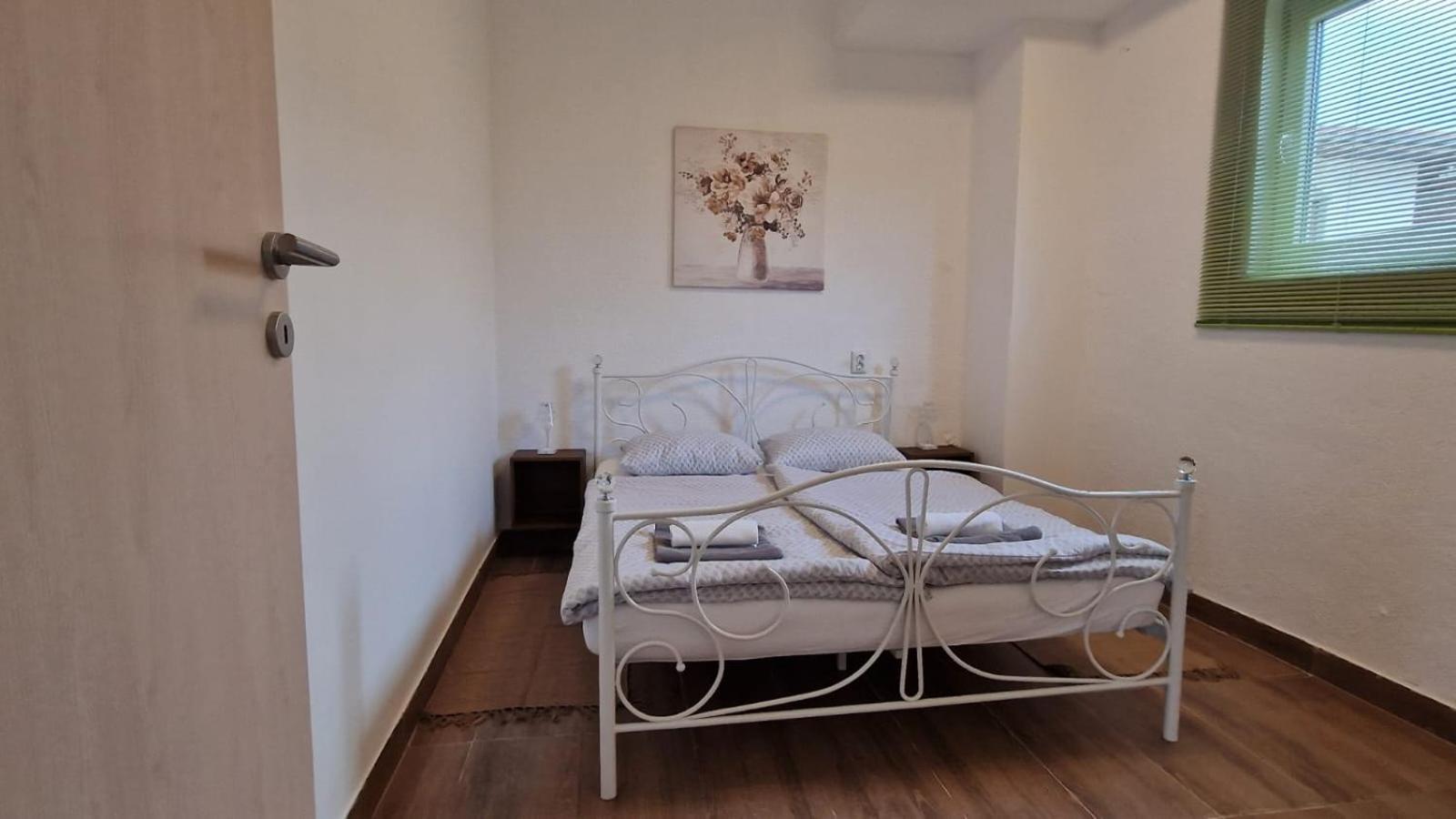 Apartman Lena Tusilovic Εξωτερικό φωτογραφία