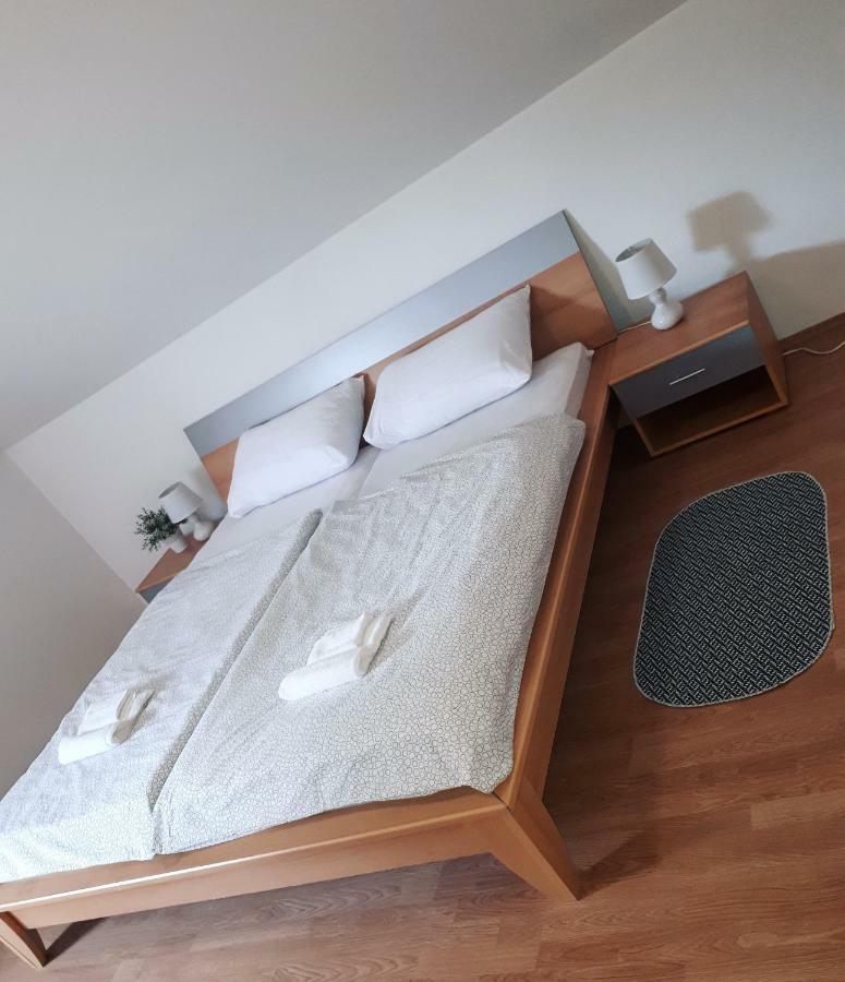 Apartman Lena Tusilovic Εξωτερικό φωτογραφία