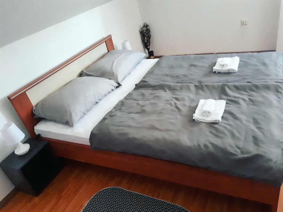 Apartman Lena Tusilovic Εξωτερικό φωτογραφία